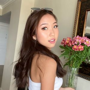 Meet your Posher, Jiwon